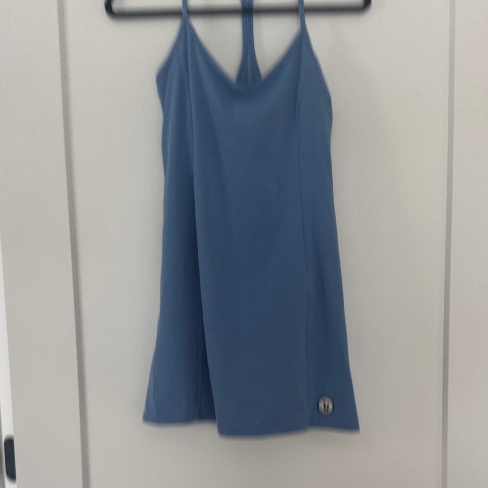 NWOT Vuori one shot tennis dress - blue medium